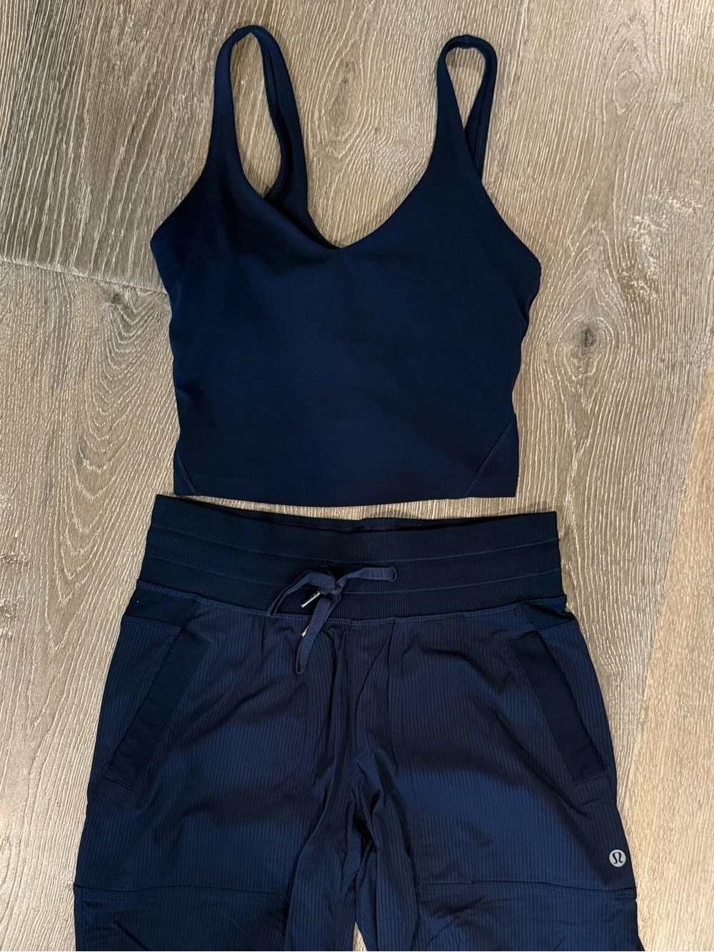 Lululemon true Navy SET, align tank and studio pants